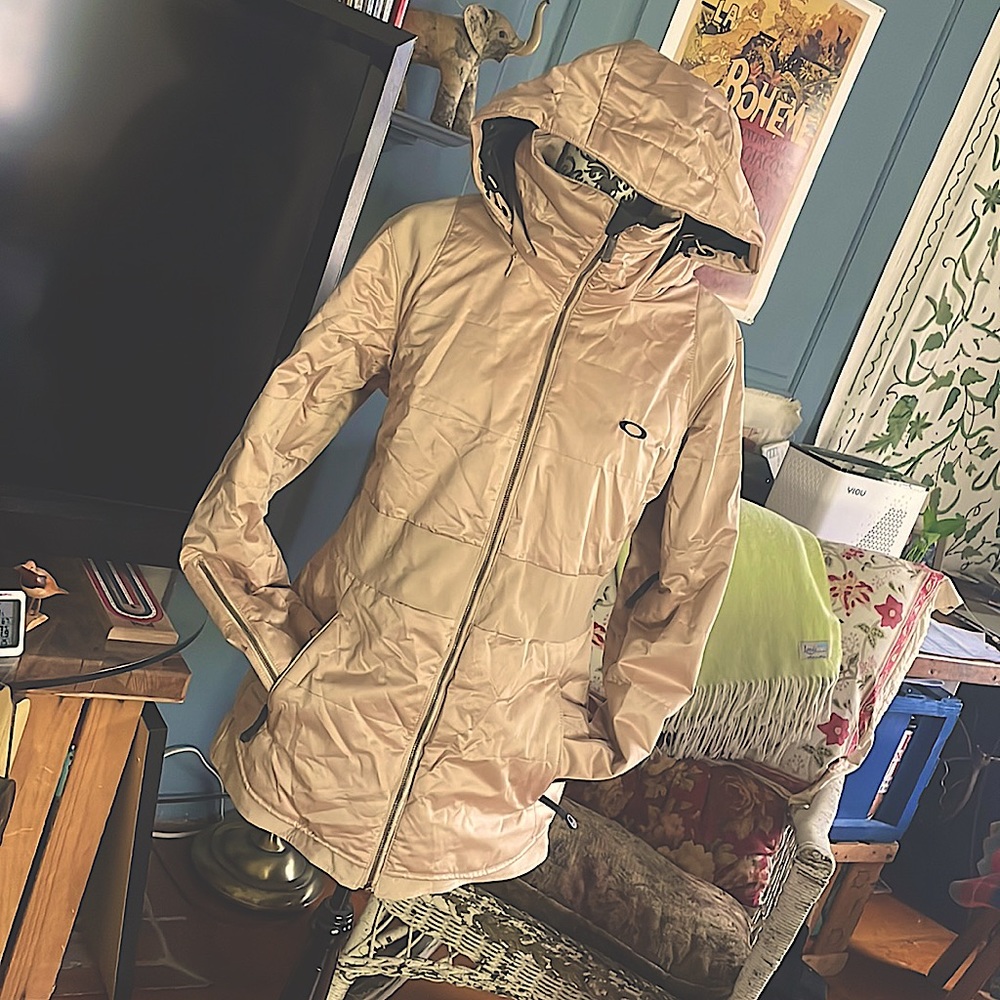 Oakley ski and/or boarding winter coat size Large Champagne color - Picture 1 of 16